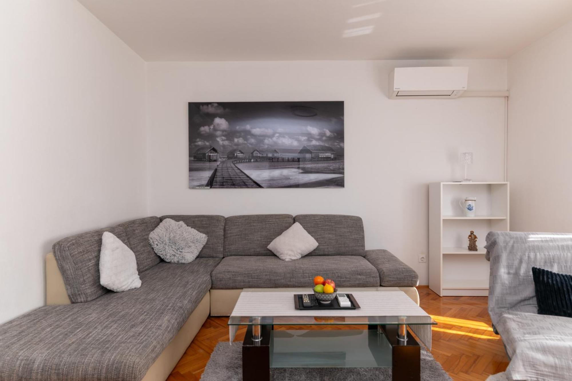 Apartman Milijana 파자나 외부 사진