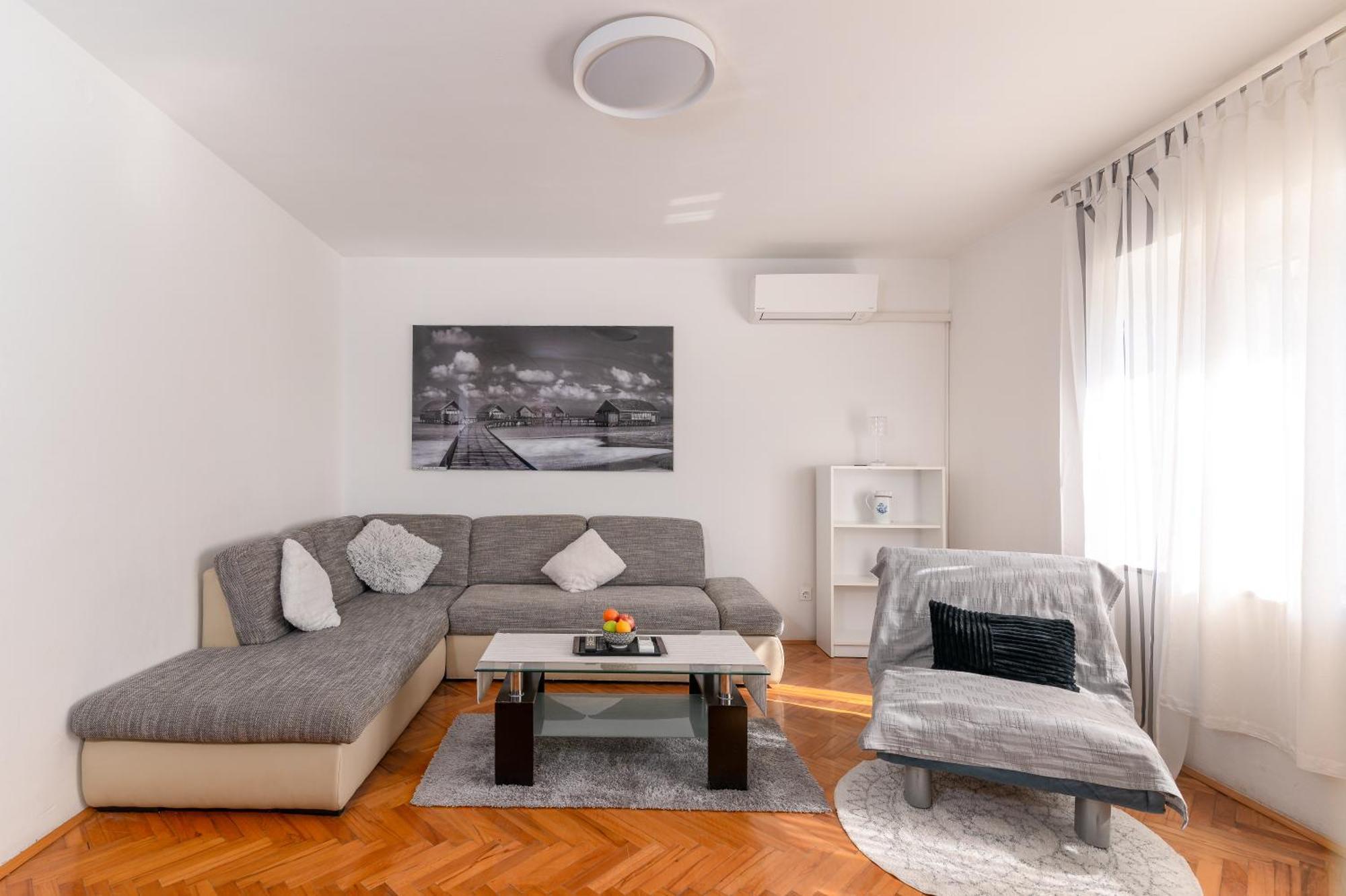 Apartman Milijana 파자나 외부 사진